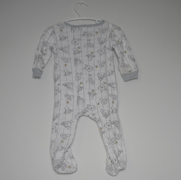 ✨Free W/🍼bundle✨Disney Winnie the pooh. White and gray size 12 M - Picture 2 of 6
